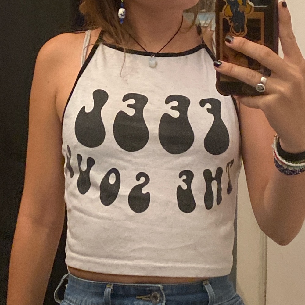 Cute groovy black and white crop top🤍🖤